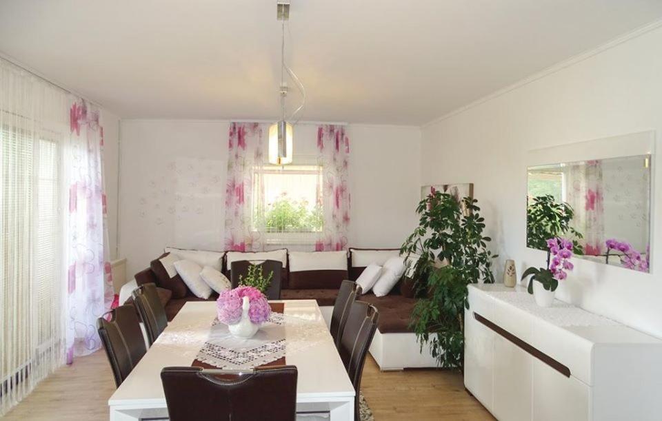 Apartmaji Cujez Recica ob Savinji Exteriör bild