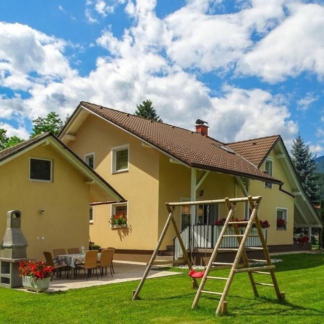 Apartmaji Cujez Recica ob Savinji Exteriör bild